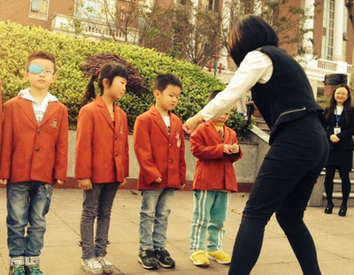 重慶楓葉國際學(xué)校 中西合璧的現(xiàn)代禮儀教育典范